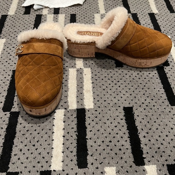 Chanel clogs - Picture 3 of 6